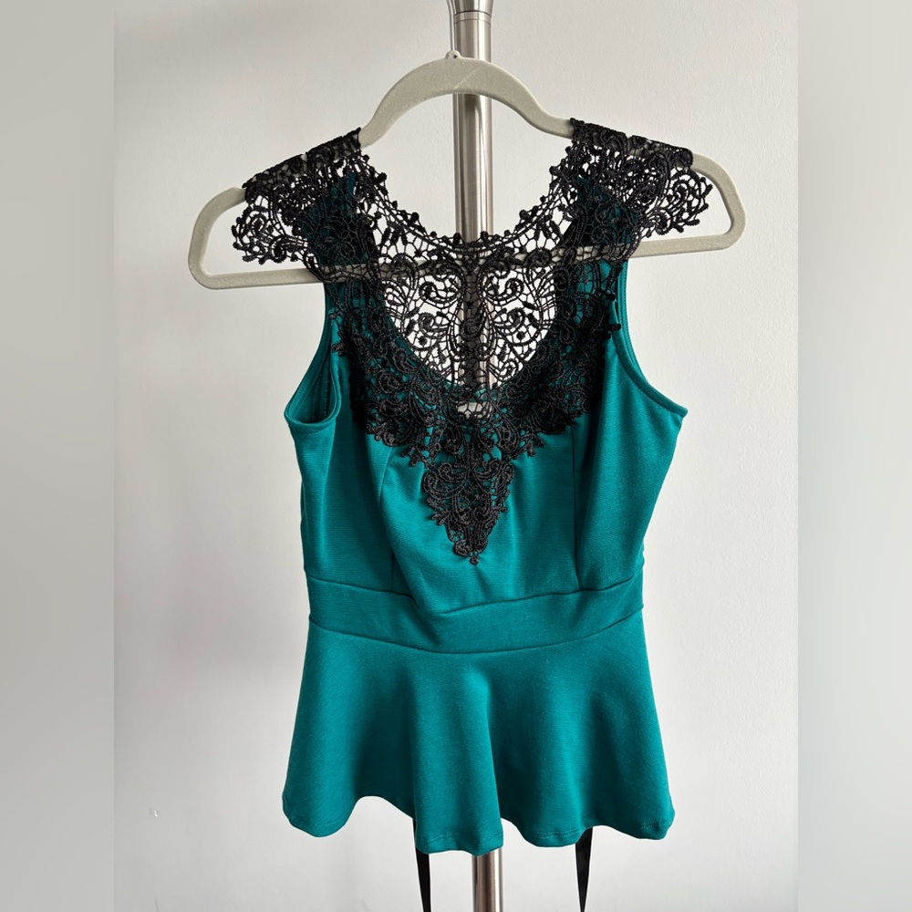 Vintage Sleeveless Teal Peplum Top with Black Lace Detail